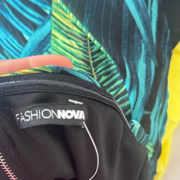 Fashion Nova jumpsuit Tropical Leaf Print Jumpsuit - Picture 7 of 9